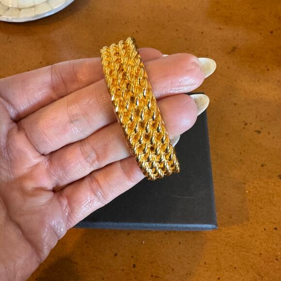 CHANEL Gold Tone Hinge Bangle Bracelet – Rare – 16cm - Picture 3 of 10